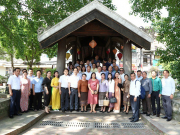 ĐOÀN SỞ CÔNG THƯƠNG THỦ ĐÔ VIÊNG CHĂN (LÀO) VÀ SỞ CÔNG THƯƠNG HÀ NỘI THĂM QUAN, DÂNG HƯƠNG TẠI DI TÍCH NHÀ CHỦ TỊCH HỒ CHÍ MINH Ở VÀ LÀM VIỆC THÁNG 12/1946 TẠI VẠN PHÚC, HÀ ĐÔNG