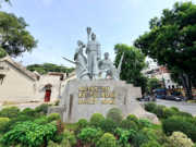 DI CHUYỂN TƯỢNG ĐÀI “QUYẾT TỬ” TẠI KHUÔN VIÊN ĐỀN BÀ KIỆU VỀ BỘ TƯ LỆNH THỦ ĐÔ